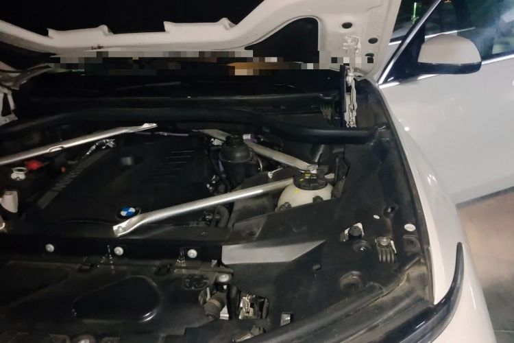 Used BMW X7  Engine Bay Left