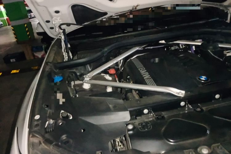Used BMW X7  Engine Bay Right