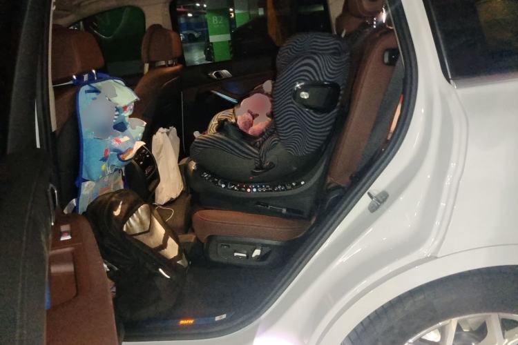 Used BMW X7  Left Rear Seat