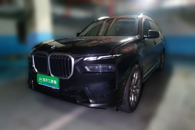 Używany BMW X7 2024 xDrive40i Luxury Package – Leading Model