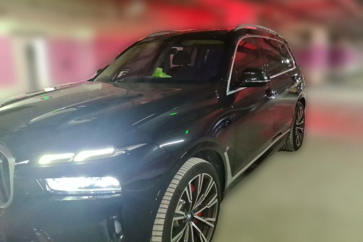 BMW X7 2024 xDrive40i Luxury Package – Leading Model
