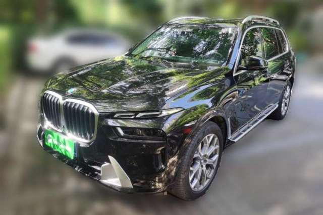 Used BMW X7 2024 xDrive40i Luxury Package – Leading Model