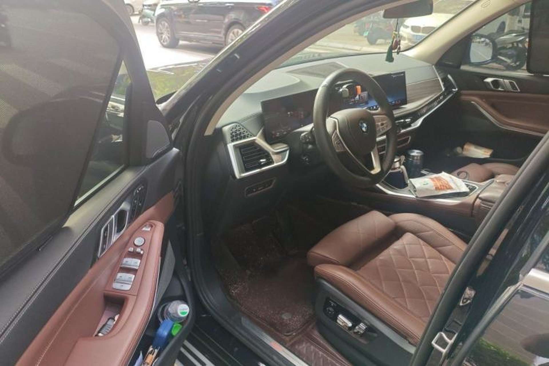 Used BMW X7 2024 xDrive40i Luxury Package – Leading Model Driver Seat