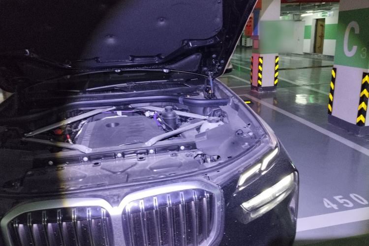 Used BMW X7 2024 xDrive40i Luxury Package – Leading Model Engine Bay Left