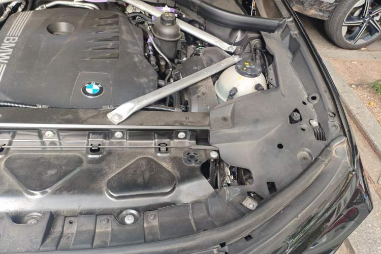 Used BMW X7 2024 xDrive40i Luxury Package – Leading Model Engine Bay Left