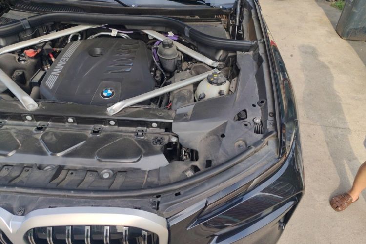 Used BMW X7 2024 xDrive40i Luxury Package – Leading Model Engine Bay Left