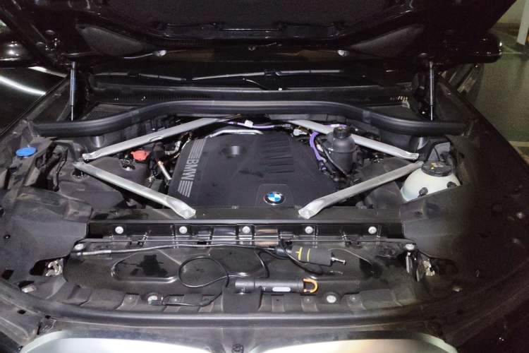 Used BMW X7 2024 xDrive40i Luxury M Sport Package Engine Bay