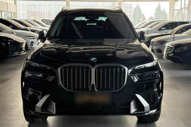 Used BMW X7 2024 xDrive40i Luxury Package – Leading Model Exterior 1