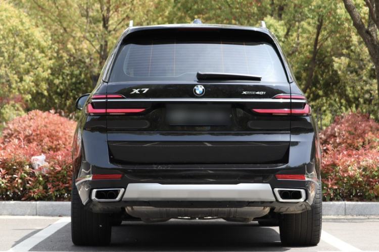 Used BMW X7 2024 xDrive40i Luxury Package – Leading Model Exterior 4