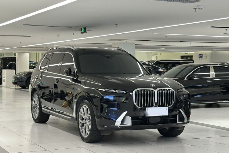 Used BMW X7 2024 xDrive40i Luxury Package – Leading Model Exterior 5