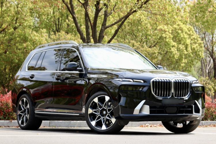 Used BMW X7 2024 xDrive40i Luxury Package – Leading Model Exterior 6