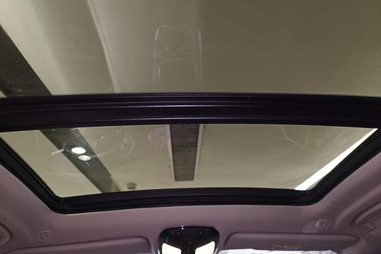 Used BMW X7 2024 xDrive40i Luxury Package – Leading Model Headliner