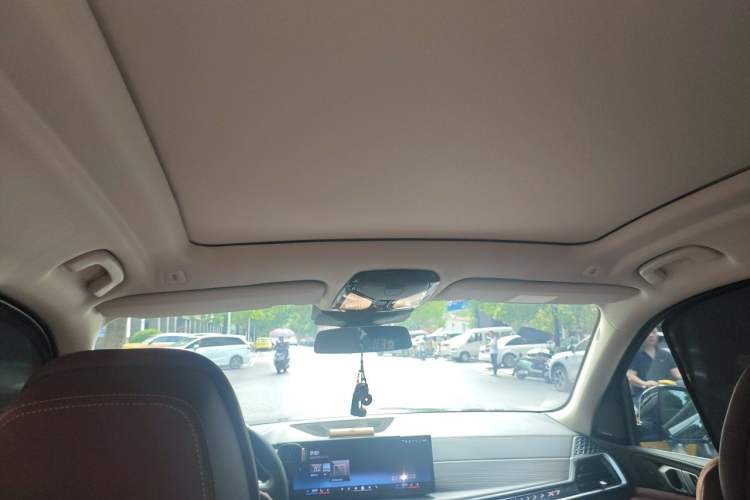 Used BMW X7 2024 xDrive40i Luxury Package – Leading Model Headliner
