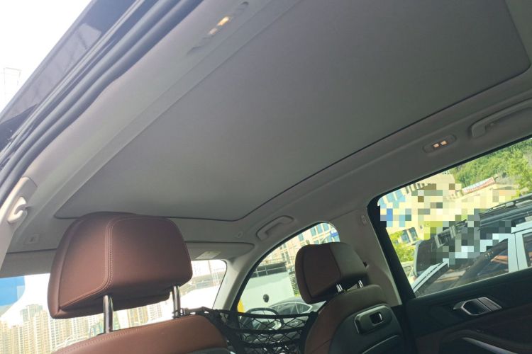 Used BMW X7 2024 xDrive40i Luxury Package – Leading Model Headliner