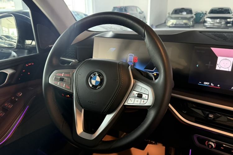 Used BMW X7 2024 xDrive40i Luxury Package – Leading Model Interior 2