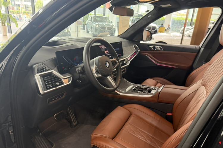 Used BMW X7 2024 xDrive40i Luxury M Sport Package Interior 2