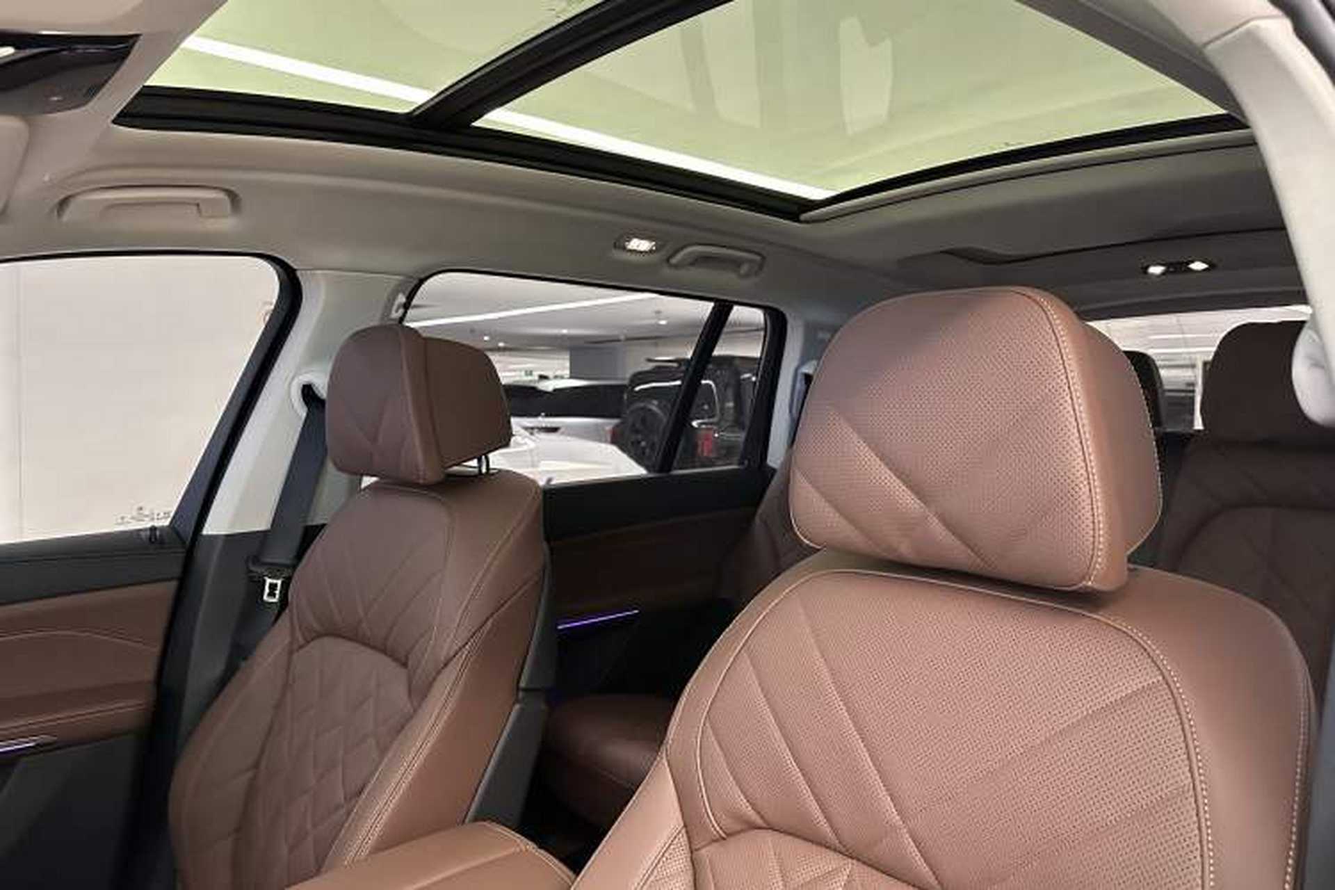 Used BMW X7 2024 xDrive40i Luxury Package – Leading Model Interior 6