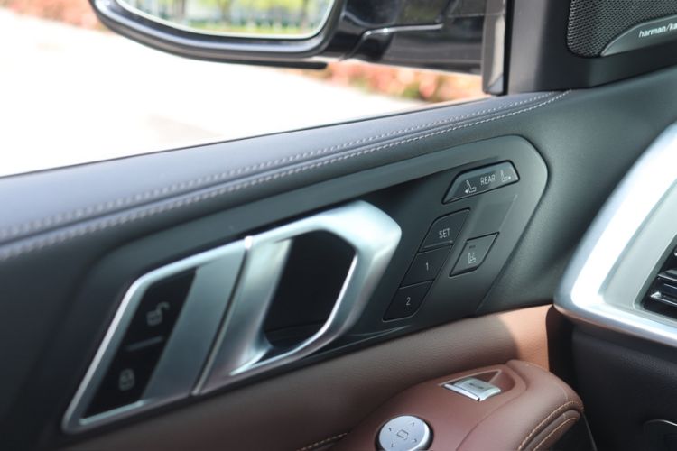 Used BMW X7 2024 xDrive40i Luxury Package – Leading Model Interior 6