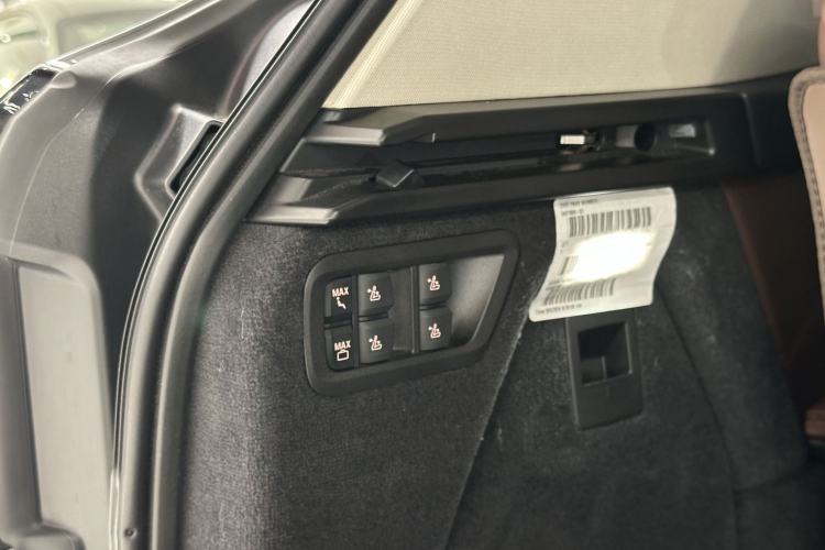 Used BMW X7 2024 xDrive40i Luxury Package – Leading Model Interior 7