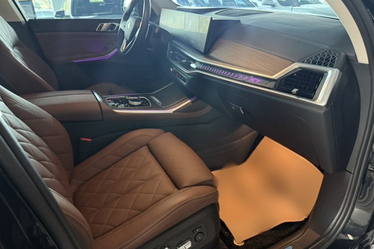 Used BMW X7 2024 xDrive40i Luxury Package – Leading Model Interior 8