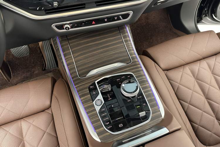 Used BMW X7 2024 xDrive40i Luxury Package – Leading Model Interior 9