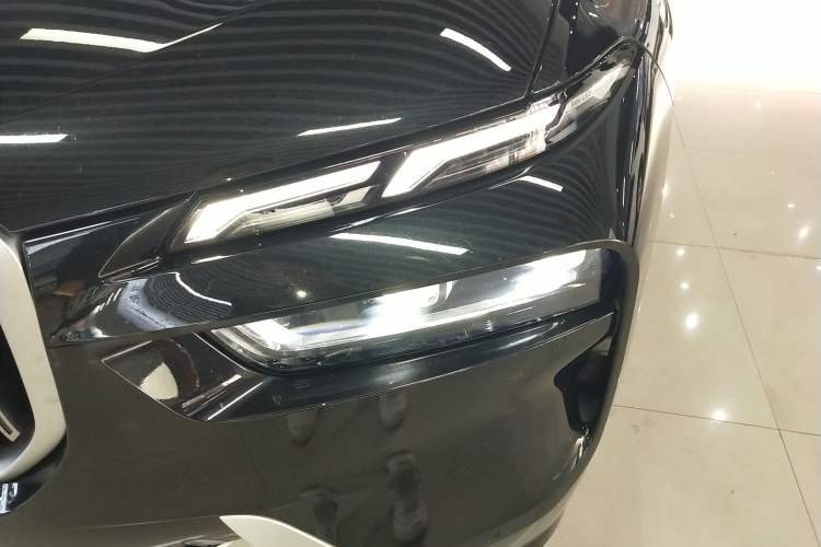 Used BMW X7 2024 xDrive40i Luxury Package – Leading Model Left Front Headlight