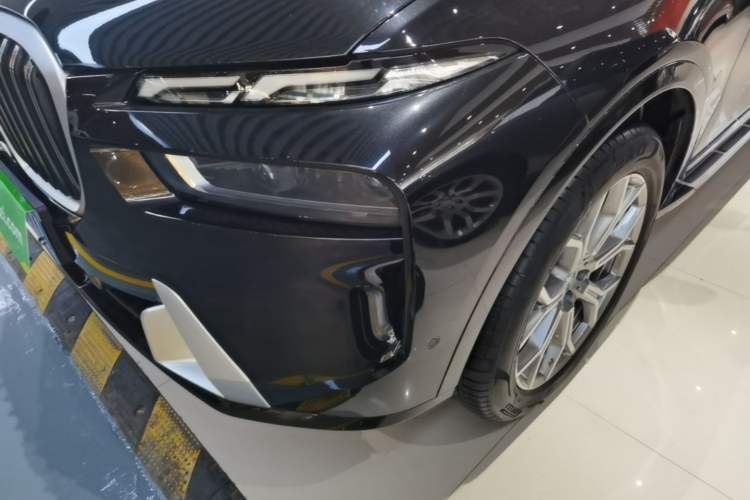 Used BMW X7 2024 xDrive40i Luxury Package – Leading Model Left Front Headlight