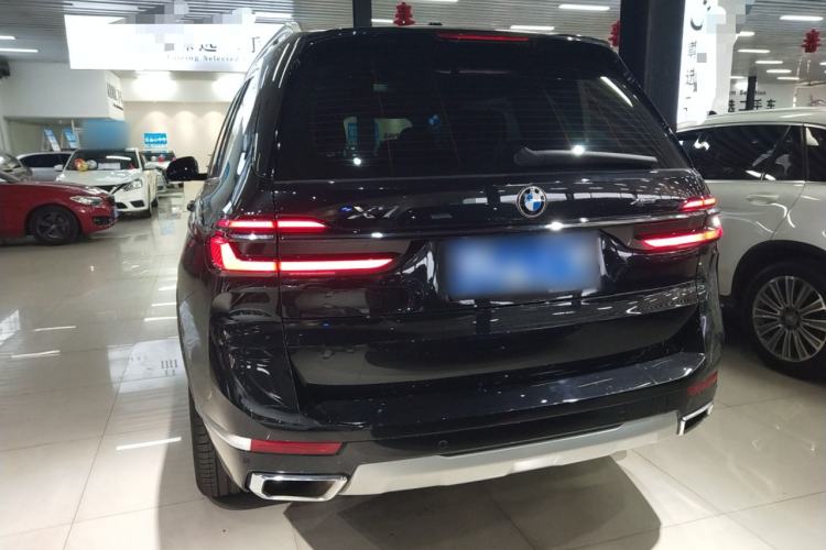 Used BMW X7 2024 xDrive40i Luxury Package – Leading Model Rear