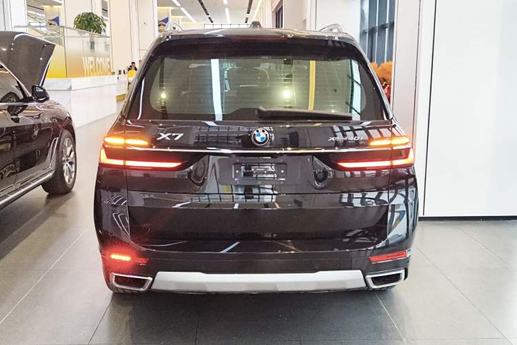 Used BMW X7 2024 xDrive40i Luxury Package – Leading Model Rear