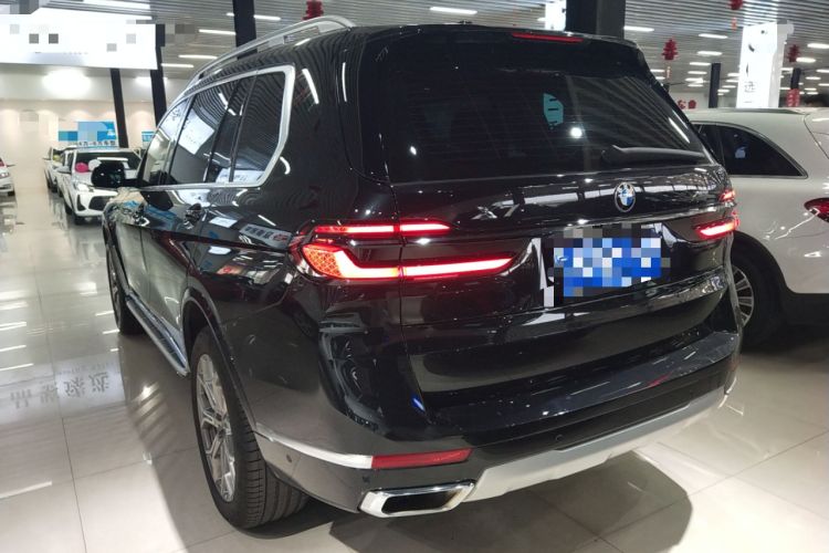 Used BMW X7 2024 xDrive40i Luxury Package – Leading Model Rear Left 45 Deg