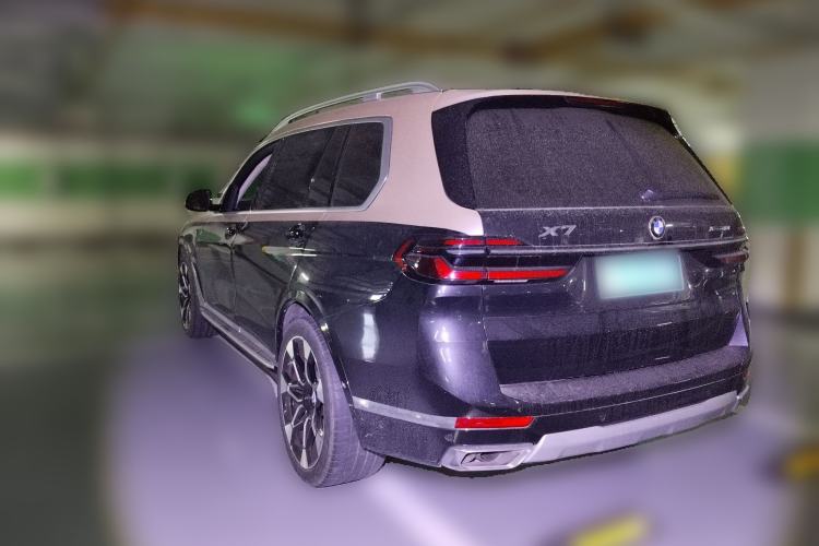 Used BMW X7 2024 xDrive40i Luxury Package – Leading Model Rear Left 45 Deg