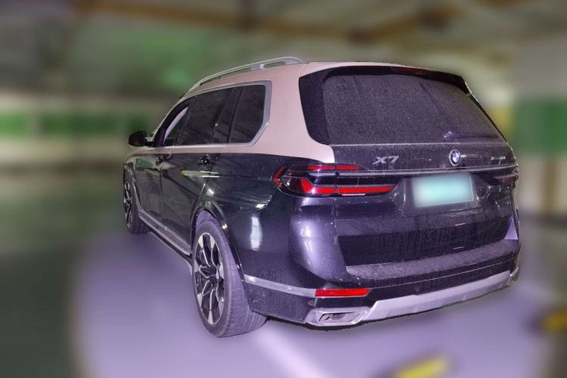 Used BMW X7 2024 xDrive40i Luxury Package – Leading Model Rear Left 45 Deg