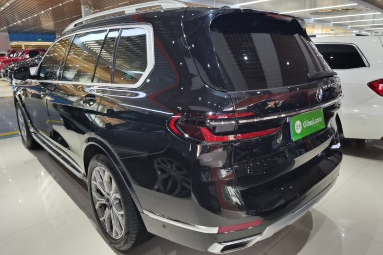 Used BMW X7 2024 xDrive40i Luxury Package – Leading Model Rear Left 45 Deg