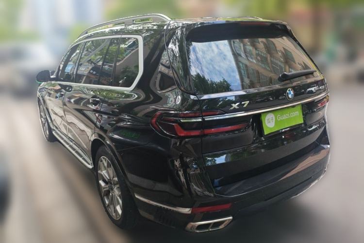 Used BMW X7 2024 xDrive40i Luxury Package – Leading Model Rear Left 45 Deg