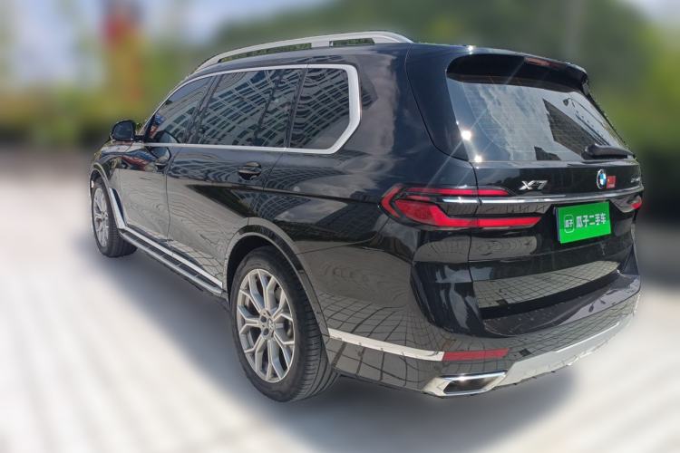 Used BMW X7 2024 xDrive40i Luxury Package – Leading Model Rear Left 45 Deg