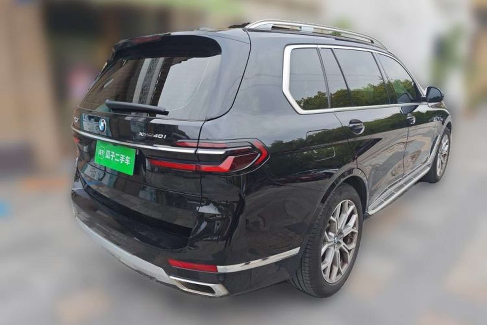 Used BMW X7 2024 xDrive40i Luxury Package – Leading Model Rear Right 45 Deg
