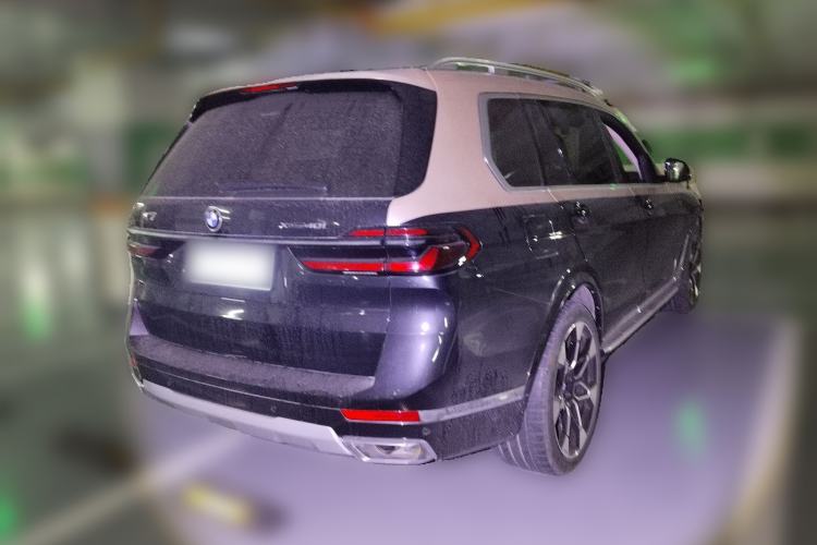 Used BMW X7 2024 xDrive40i Luxury Package – Leading Model Rear Right 45 Deg
