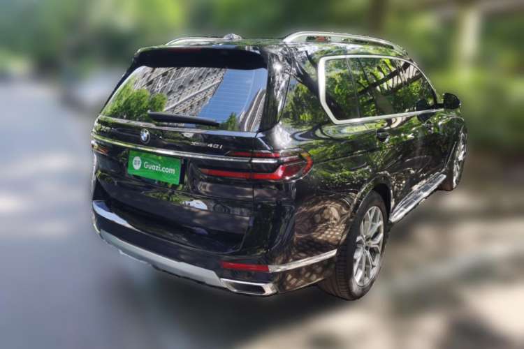 Used BMW X7 2024 xDrive40i Luxury Package – Leading Model Rear Right 45 Deg