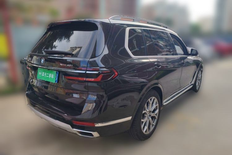 Used BMW X7 2024 xDrive40i Luxury Package – Leading Model Rear Right 45 Deg