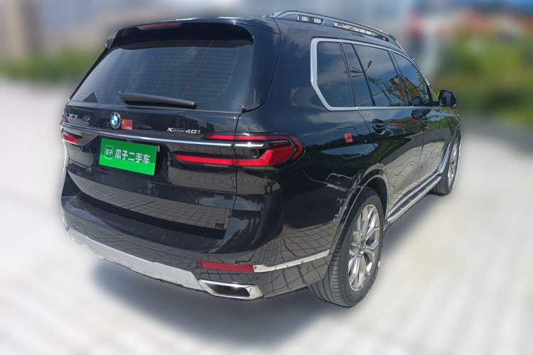 Used BMW X7 2024 xDrive40i Luxury Package – Leading Model Rear Right 45 Deg