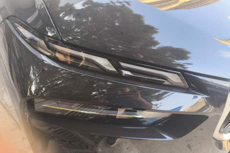 Used BMW X7 2024 xDrive40i Luxury Package – Leading Model Right Front Headlight