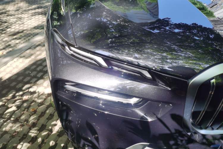 Used BMW X7 2024 xDrive40i Luxury Package – Leading Model Right Front Headlight
