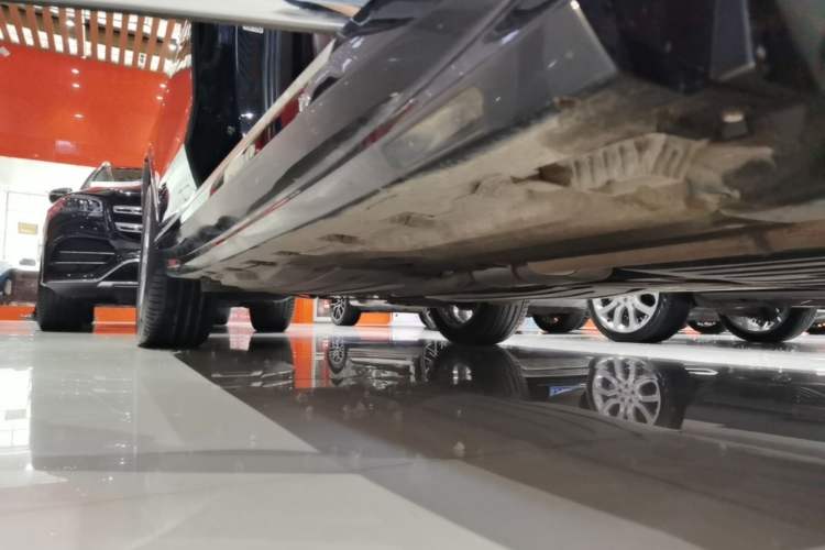 Used BMW X7 2024 xDrive40i Luxury Package – Leading Model Right Side Sill