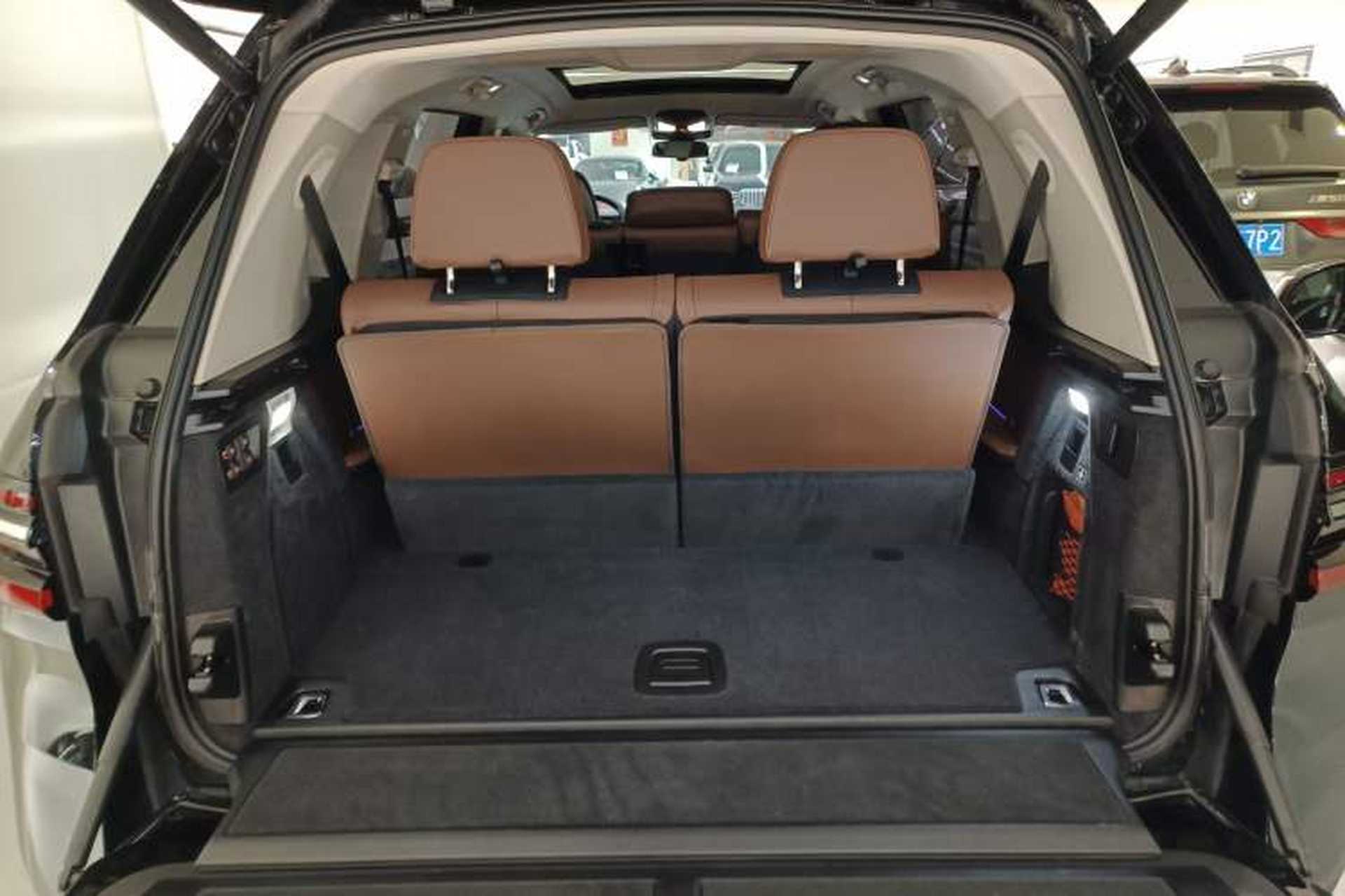 Used BMW X7 2024 xDrive40i Luxury Package – Leading Model Trunk