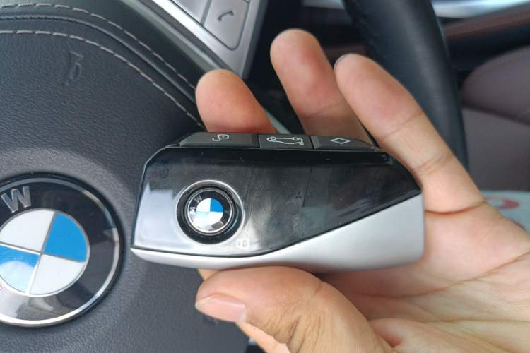 Used BMW X7 2024 xDrive40i Luxury Package – Leading Model Vehicle Key