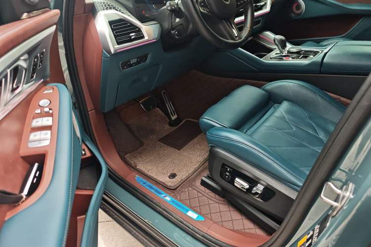 Used BMW XM 2023 Basic Model Driver Seat