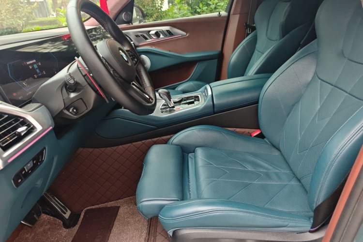 Used BMW XM 2023 Basic Model Left Front Seat