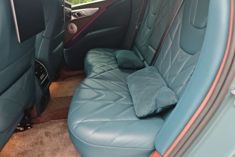 Used BMW XM 2023 Basic Model Left Rear Seat