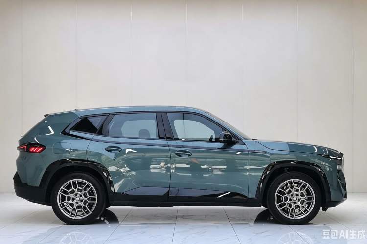 Used BMW XM 2023 50e Exterior 8