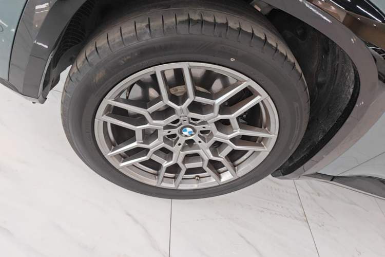 Used BMW XM 2023 50e Left Front Wheel Hub